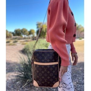 LOUIS VUITTON Crossbody Bag